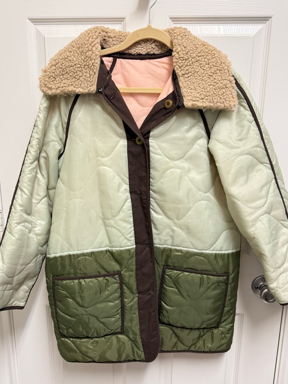 The Great Reversible Quilted Puffer Jacket - Picture 2 of 16